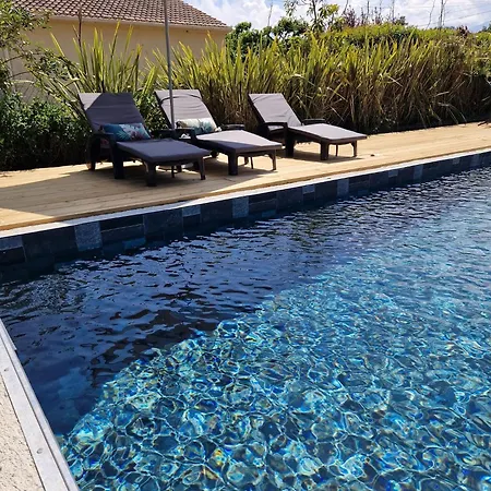 Casasantellix アパート *