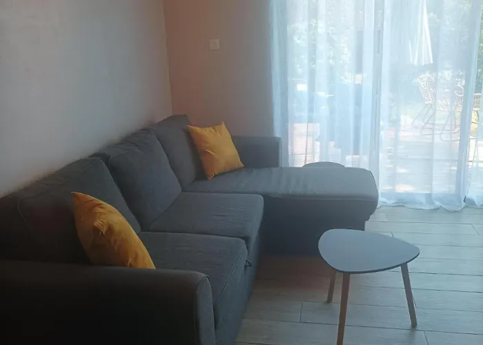 Casasantellix Apartment *