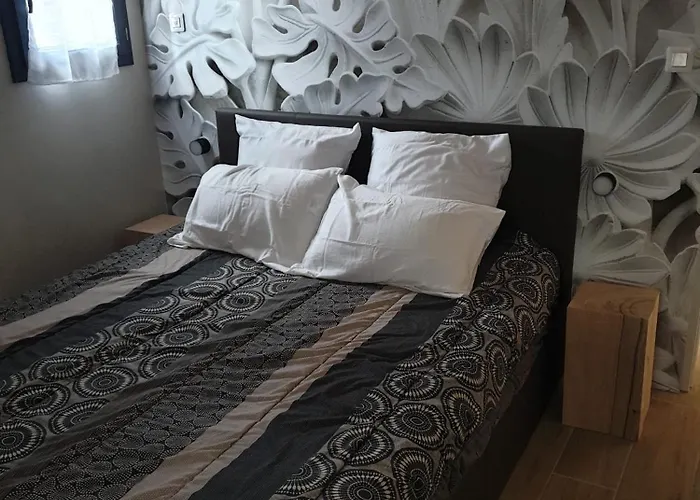 Casasantellix Apartment *