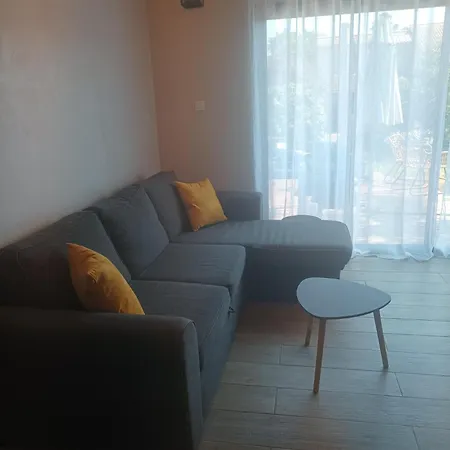 Casasantellix Apartment *