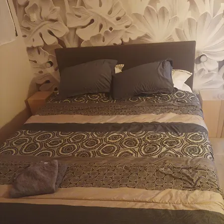 Casasantellix Apartment